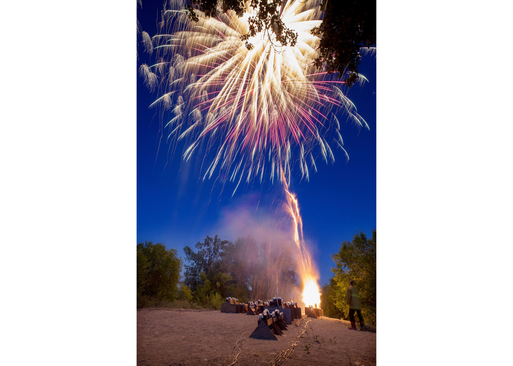 200707-newslocal-fireworksgallery 08b.jpg